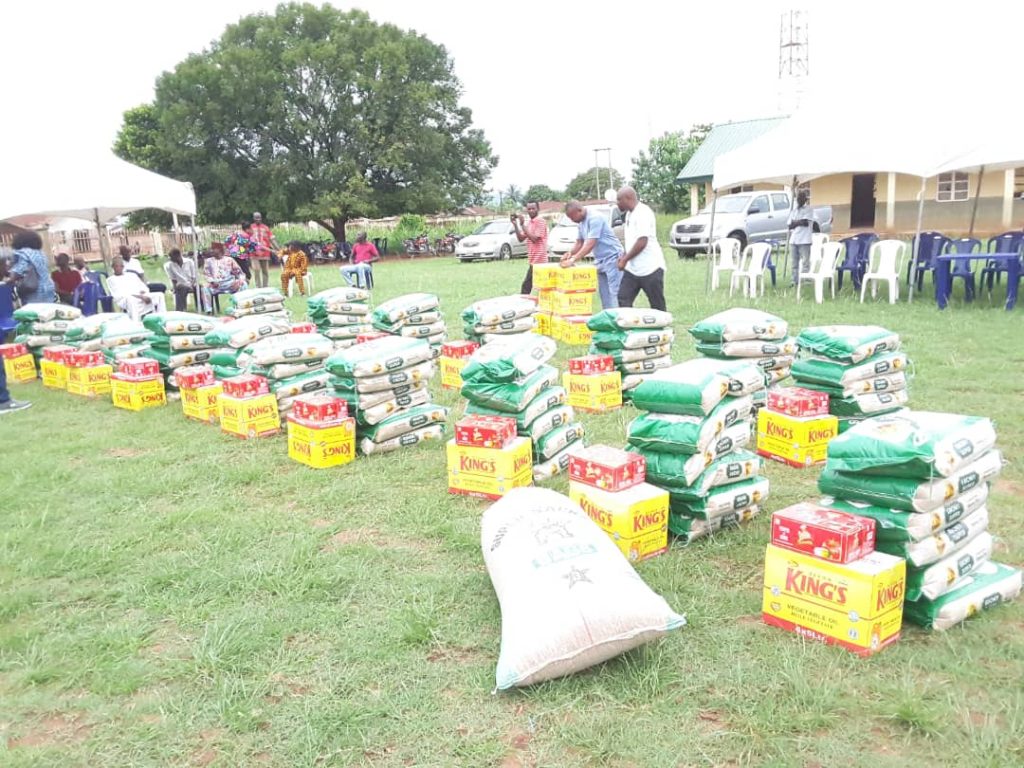 COVID-19: Mrakpor, Ejiofor, other Ubulu-Uku public office holders distribute food items through lineage leaders