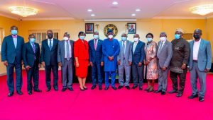 Lagos State Governor, Mr Babajide Sanwo-Olu (middle) flanked by Chairman, Lagos State University (LASU) Full Visitation Panel, Prof. Abdulrahmon Bello (right); his deputy, Dr. Obafemi Hamzat (left) and others during a group photograph with newly sworn-in Chairman and members of the Lagos State University (LASU) Full Visitation Panel and State officials at Lagos House, Marina, on Tuesday, Nov. 16, 2021.