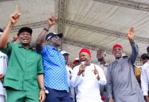 APC decampees received into PDP by Governor Okowa and state PDP chairman, Olorogun Kingsley Esiso 2nd left.
