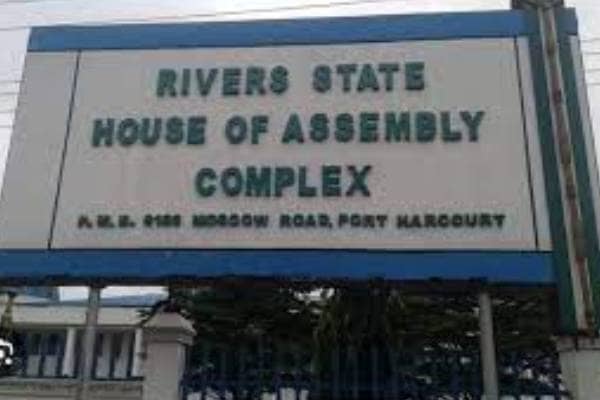 Rivers Polítical debacle: 27 lawmakers defect to APC, accuses Gov Fubara of refusing to hand over suspected arsonists