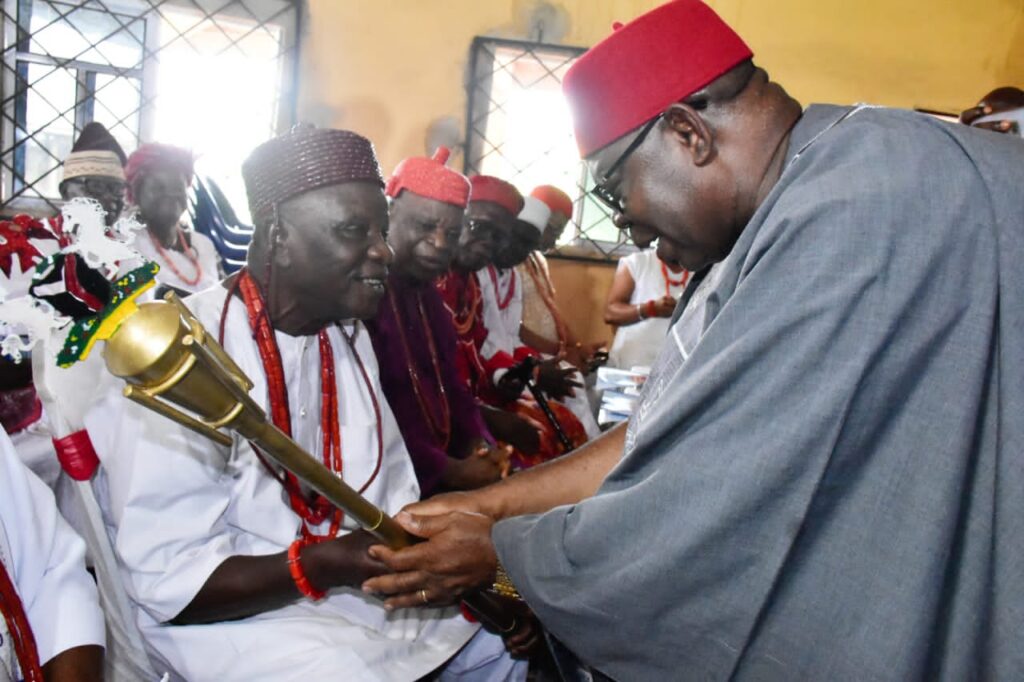 LG elections: Oborevwori thanks Deltans for voting in PDP candidates, presents staff of office to Idumuesah monarch