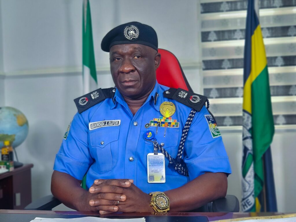 Kidnappers meet waterloo in gun battle with police, five suspects arrested with N5m ransom money; guns, cartridges recovered