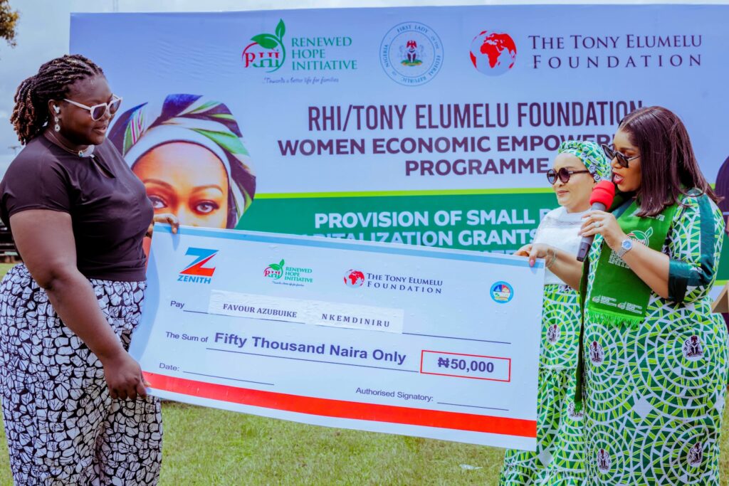 Renewed Hope: Women traders in Delta celebrate ₦50,000 empowerment grants