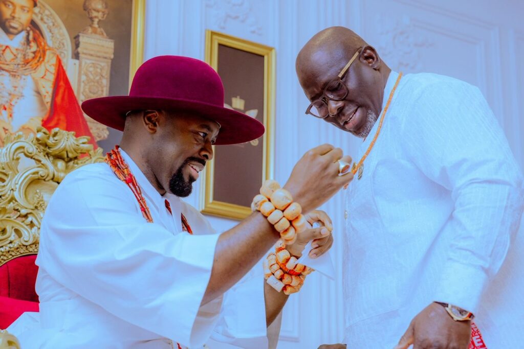 Itsekiri nation endorses Tinubu, Oborevwori for 2nd term in 2027, confers highest honour on Delta governor