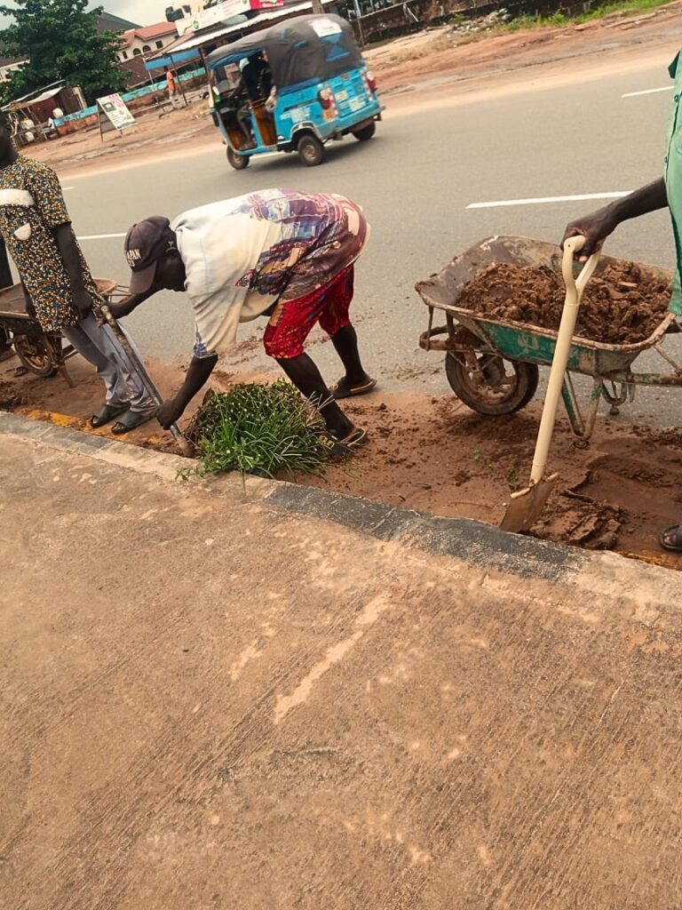 Delta agency cleans up Asaba Expressway ahead of major economic summit