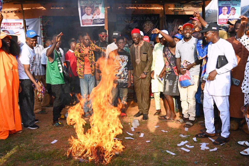 Akuku-Igbo APC supporters burn brooms, join Ochei’s NDC over alleged ‘Neglect’; ‘NDC, an idea whose time has come, says Ochei